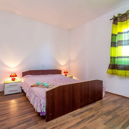 Ninetta ホテル Galižana